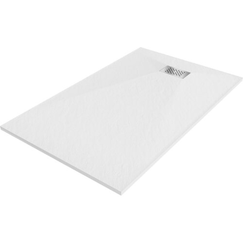 Biały, prostokątny brodzik z delikatną fakturą powierzchni, wyposażony w maskownicę inox z otworami. Produkt ma wymiary 150 x 80 cm.