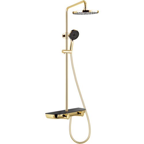 Zestaw prysznicowy natynkowy w kolorze złotym i czarnym, składający się z deszczownicy, słuchawki prysznicowej oraz baterii. Produkt ma elegancki design z okrągłą deszczownicą i prostokątną półką.