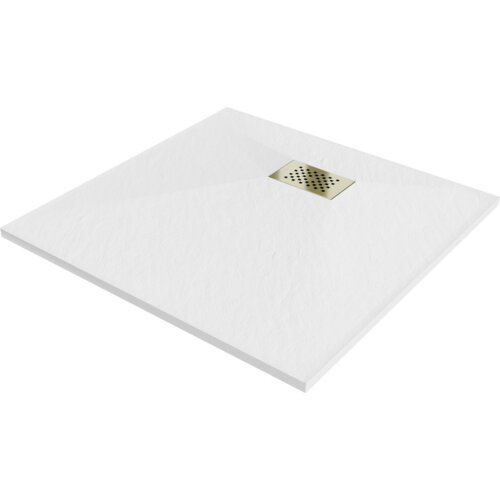 Kwadratowy, biały brodzik z teksturowaną powierzchnią i złotą maskownicą odpływu umieszczoną centralnie. Produkt ma minimalistyczny design i gładkie krawędzie.