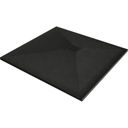 Czarny, kwadratowy brodzik kompozytowy o wymiarach 90 x 90 cm z centralnie umieszczoną maskownicą w tym samym kolorze. Powierzchnia brodzika ma teksturę przypominającą kamień.