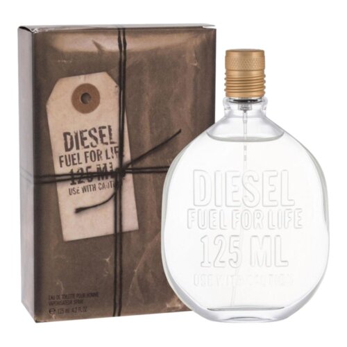 Przedstawione jest opakowanie i flakon perfum "Diesel Fuel for Life pour Homme woda toaletowa 125 ml". Na opakowaniu i flakonie widnieje napis: "DIESEL FUEL FOR LIFE 125 ML USE WITH CAUTION".