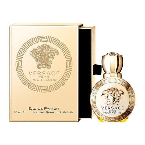 Złoty flakon perfum z wytłoczonym wizerunkiem Meduzy obok otwartego pudełka z napisem "Versace Eros pour Femme Eau de Parfum 50 ml Natural Spray 1.7 US FL.OZ.".