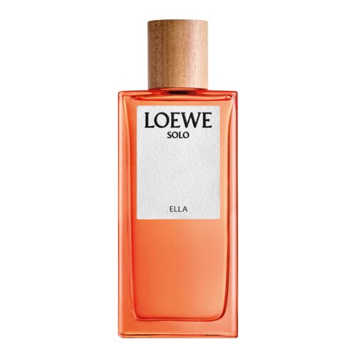 Pomarańczowy flakon perfum z drewnianym korkiem, na którym widnieje biały prostokąt z czarnym napisem "LOEWE SOLO ELLA".