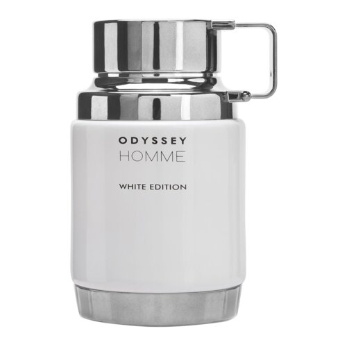 Biały flakon perfum o metalicznym wykończeniu z napisem "ODYSSEY HOMME WHITE EDITION". Flakon ma srebrną zakrętkę z uchwytem.