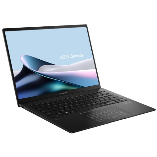 Na zdjęciu widoczny jest otwarty laptop z wyświetlaczem OLED, na którym znajduje się grafika z napisem "ASUS Zenbook". Klawiatura laptopa ma wbudowany numpad na touchpadzie.