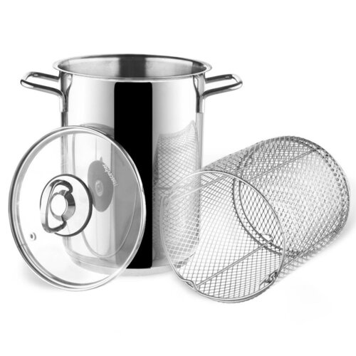 Stalowy garnek z dwoma uchwytami, przezroczystą pokrywką z uchwytem oraz metalowym sitkiem o cylindrycznym kształcie. Na pokrywce widoczne jest logo "media expert".