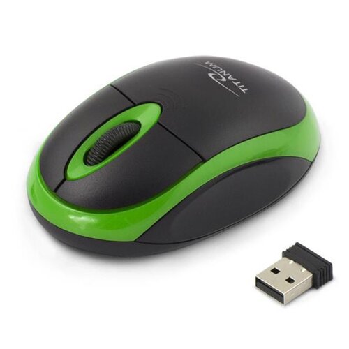 Czarna mysz komputerowa z zielonymi akcentami, obok której znajduje się mały odbiornik USB. Na powierzchni myszy widoczne jest logo "TITANUM".