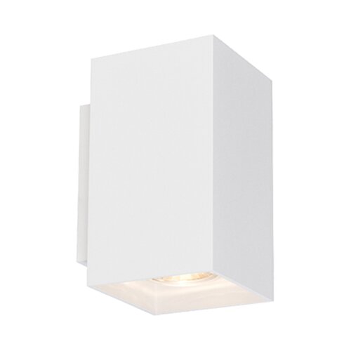 Biały kinkiet w kształcie prostopadłościanu z widocznym źródłem światła na dolnej powierzchni.