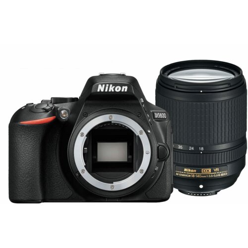 Aparat NIKON D5600 + Obiektyw 18-140mm VR